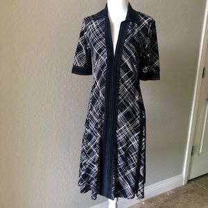 BCBG MAXAZRIA Women’s Small Black White Dress